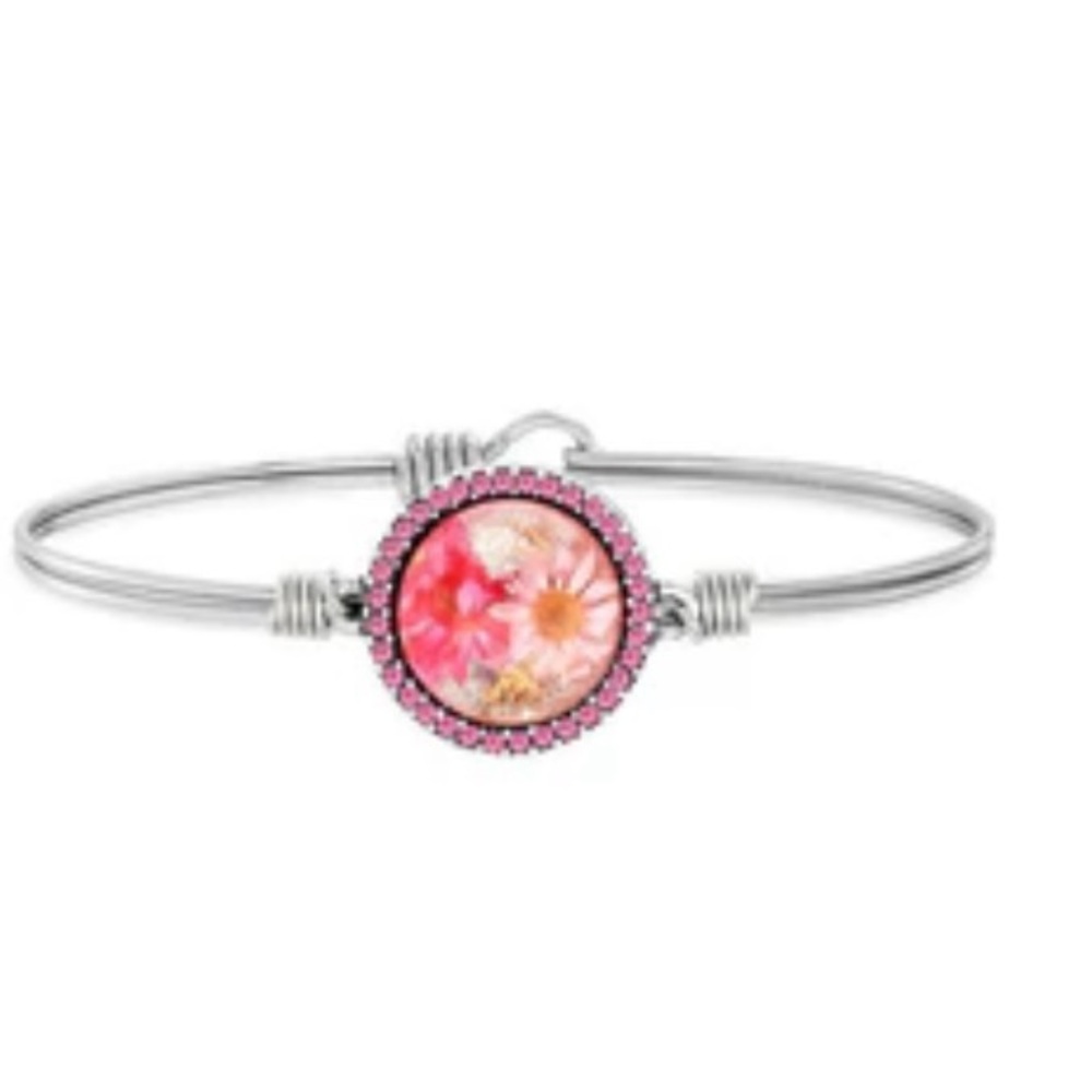 Luca + Danni Pink Wildflower
Bangle Bracelet
Regular / Silver Tone BNWT